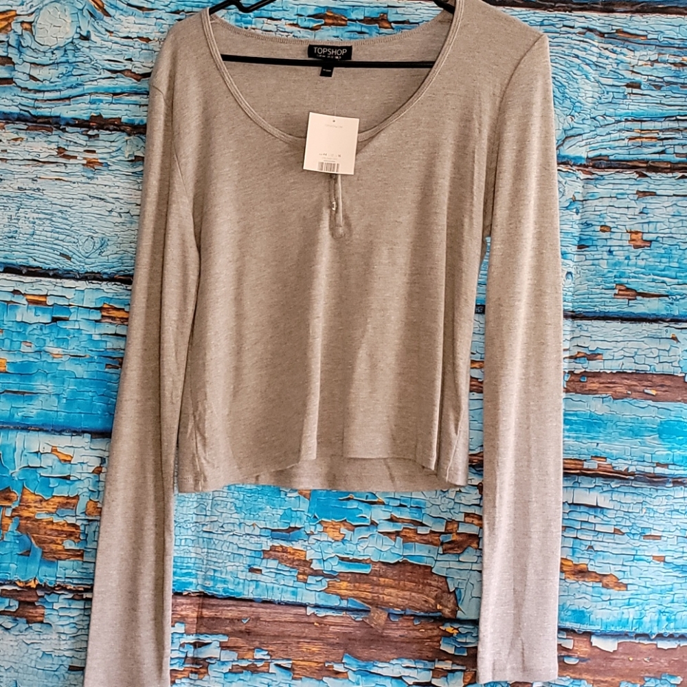 TopShop Gray Long Sleeve Crop top. NWT, Size 12.